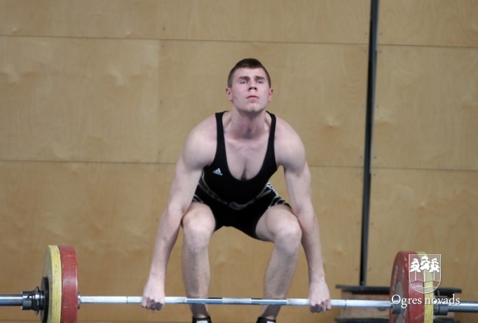 Ogres svarcēlājiem trīs Latvijas čempionu tituli