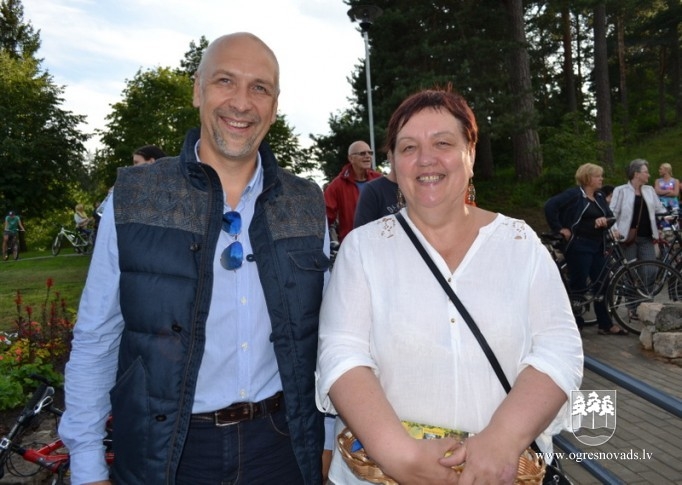 Pilsētas svētki sākušies ar velobraucienu. Svētki turpinās