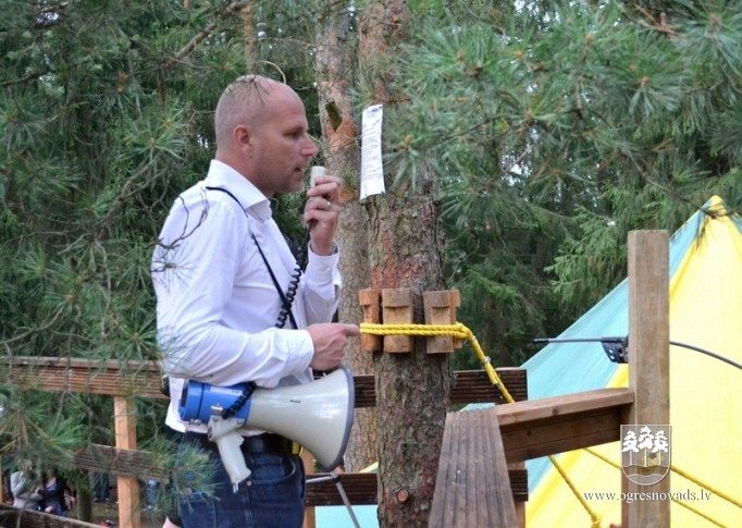 Pilsētas svētki sākušies ar velobraucienu. Svētki turpinās