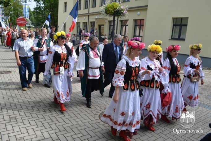 Ogres pilsētas svētku gājiens 2015