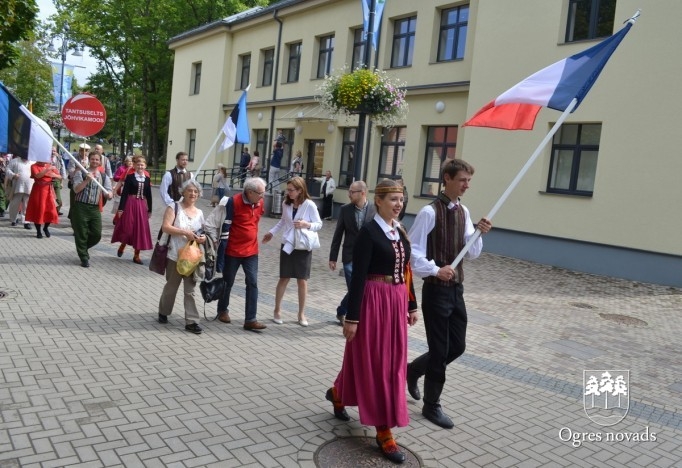 Ogres pilsētas svētku gājiens 2015