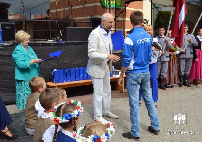 Ogres pilsētas svētku gājiens 2015