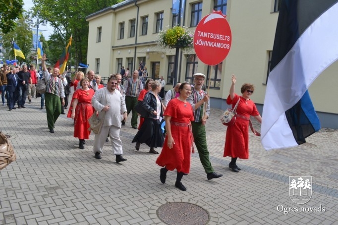 Ogres pilsētas svētku gājiens 2015