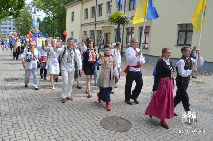Ogres pilsētas svētku gājiens 2015