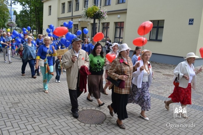 Ogres pilsētas svētku gājiens 2015