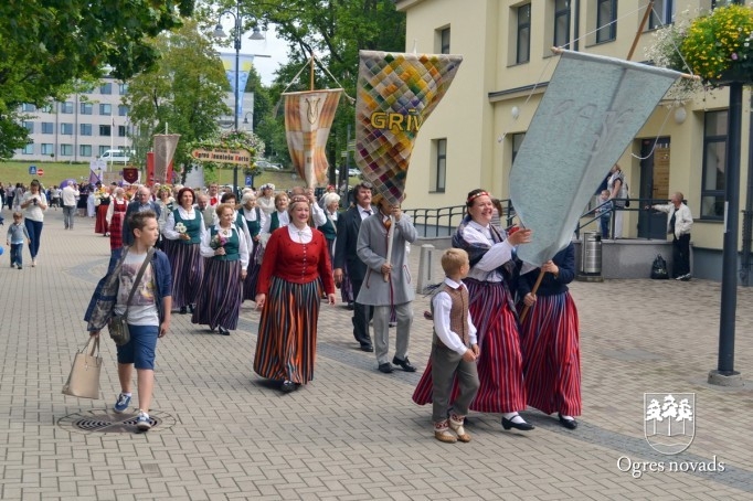 Ogres pilsētas svētku gājiens 2015