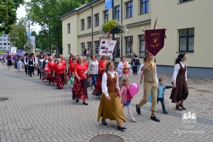 Ogres pilsētas svētku gājiens 2015