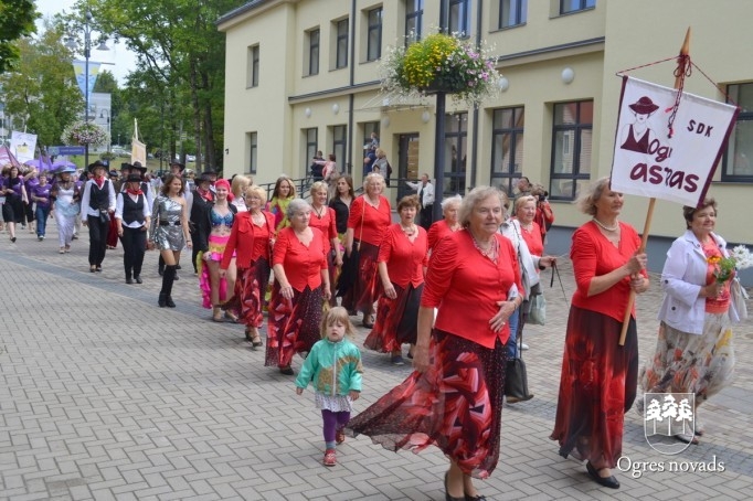Ogres pilsētas svētku gājiens 2015
