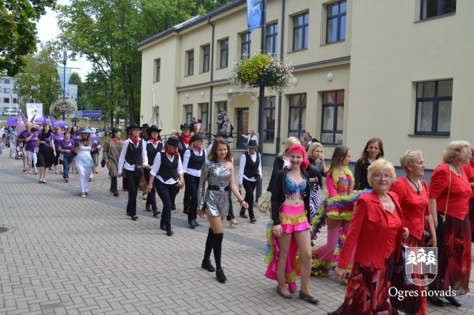 Ogres pilsētas svētku gājiens 2015