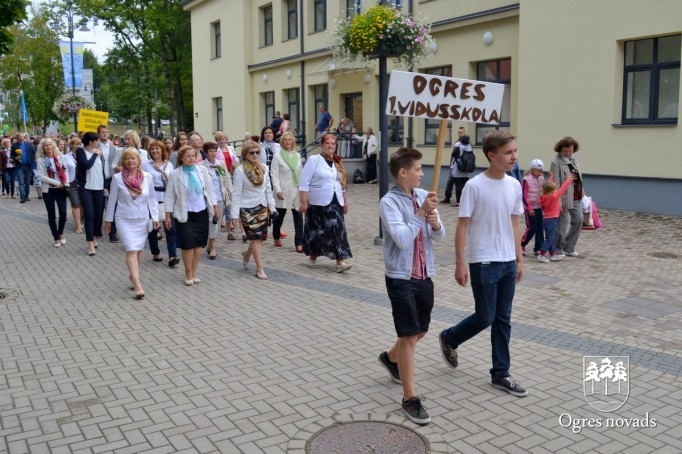 Ogres pilsētas svētku gājiens 2015