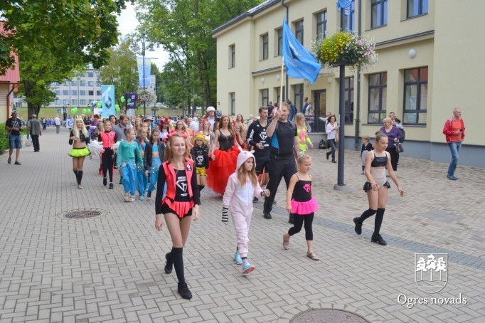 Ogres pilsētas svētku gājiens 2015