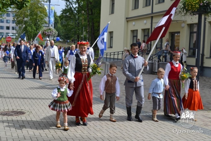 Ogres pilsētas svētku gājiens 2015