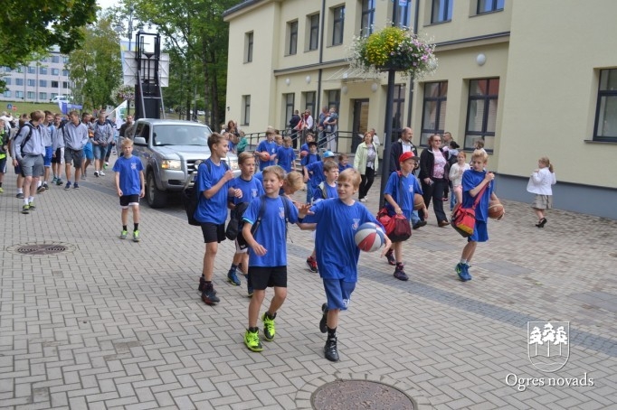 Ogres pilsētas svētku gājiens 2015