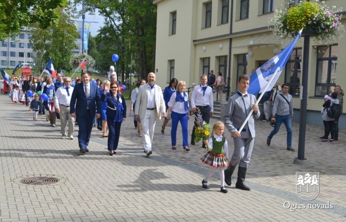 Ogres pilsētas svētku gājiens 2015