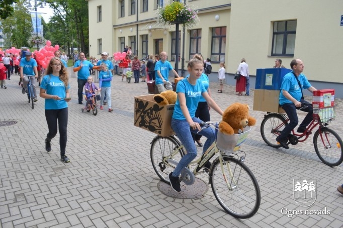 Ogres pilsētas svētku gājiens 2015