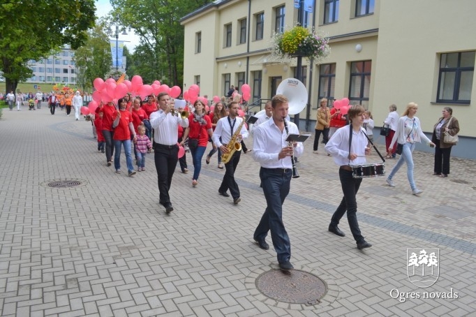 Ogres pilsētas svētku gājiens 2015