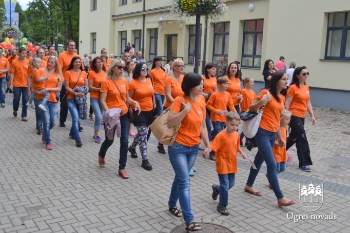 Ogres pilsētas svētku gājiens 2015