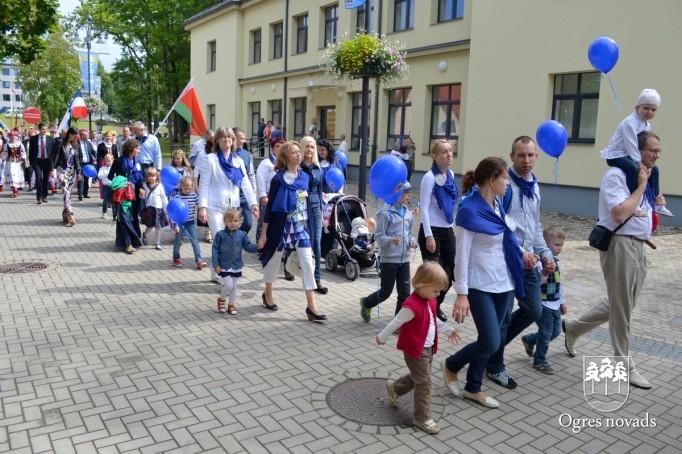 Ogres pilsētas svētku gājiens 2015
