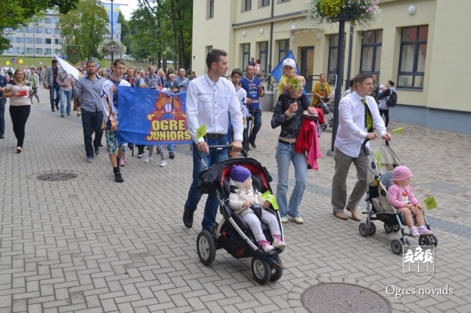 Ogres pilsētas svētku gājiens 2015