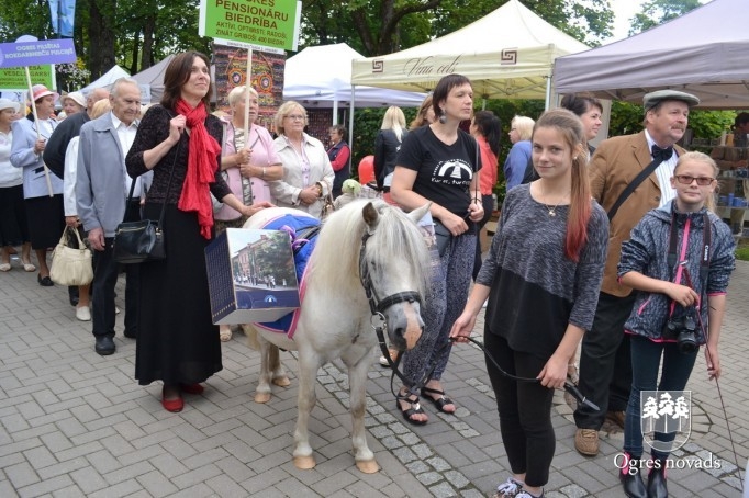 Ogres pilsētas svētku gājiens 2015