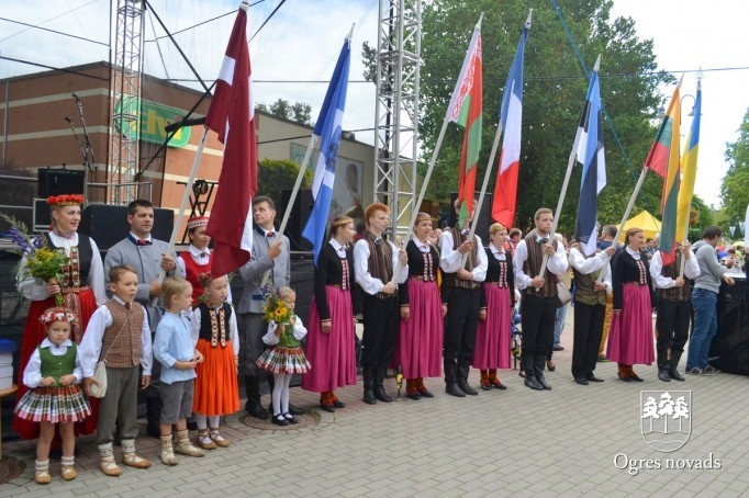 Ogres pilsētas svētku gājiens 2015