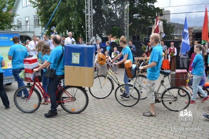 Ogres pilsētas svētku gājiens 2015