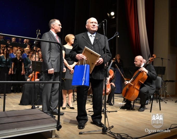 Valsts svētku koncerts un salūts