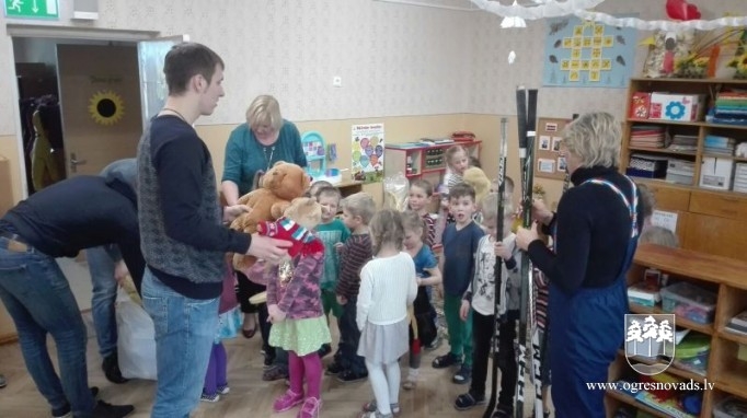 Madlienas “Taurenītī” viesojas hokeja kluba “Kurbads” hokejisti