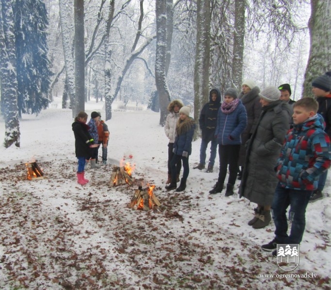 Barikāžu aizstāvju atceres diena Taurupes pamatskolā