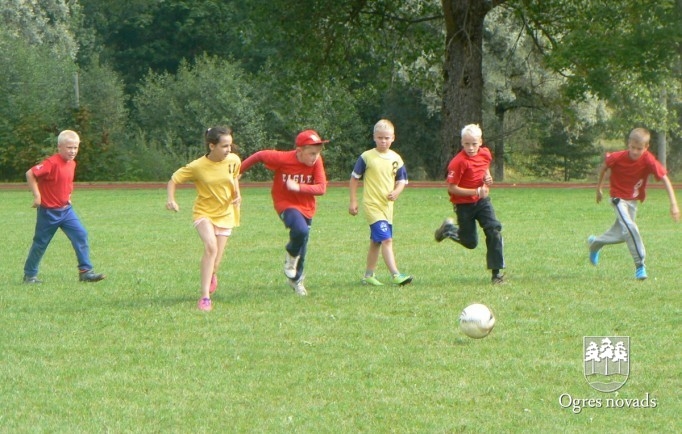 Taurupē futbola karaļu godā lēdmanieši un ogresgalieši
