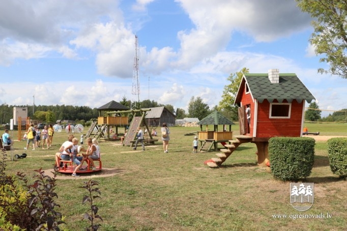 Taurupes svētki šogad veltīti Latvijas simtgadei