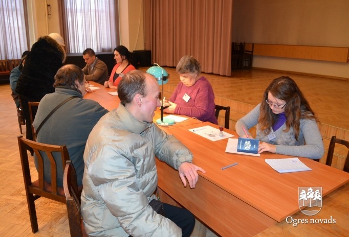 Tautas nobalsošana 2012. gada 18. februārī