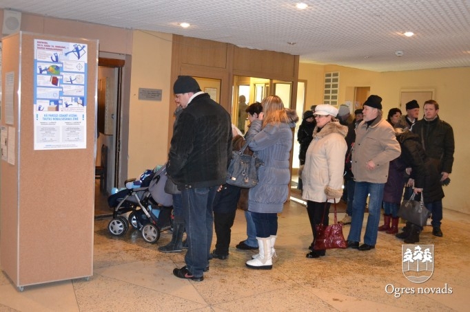 Tautas nobalsošana 2012. gada 18. februārī