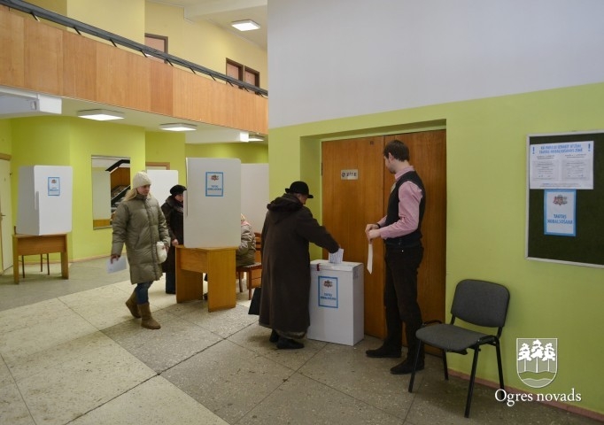 Tautas nobalsošana 2012. gada 18. februārī
