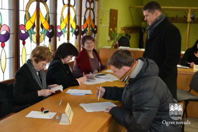 Tautas nobalsošana 2012. gada 18. februārī