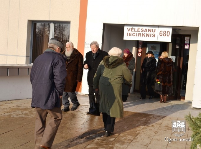 Tautas nobalsošana 2012. gada 18. februārī
