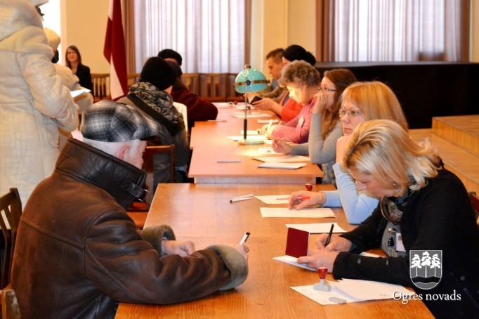 Tautas nobalsošana 2012. gada 18. februārī