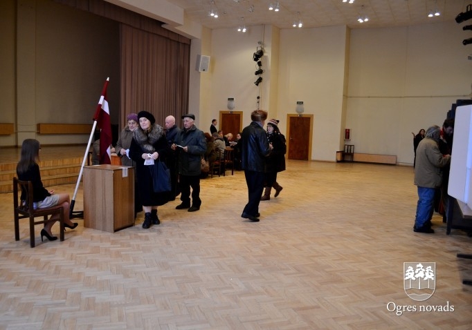 Tautas nobalsošana 2012. gada 18. februārī