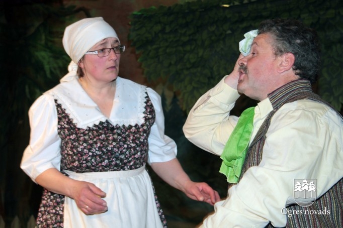Teātra spēlēšanas svētki Suntažos (foto: Andris Linde)