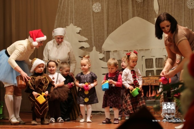 Ziemassvētku izrādes Suntažu vidusskolā 2017. gada nogalē