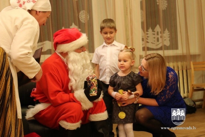 Ziemassvētku izrādes Suntažu vidusskolā 2017. gada nogalē