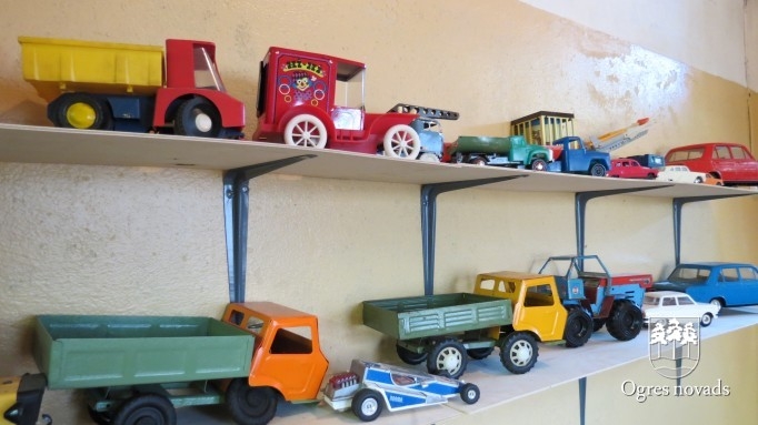 Auto kolekcija "Tehnika no pagātnes"