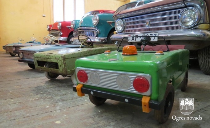 Auto kolekcija "Tehnika no pagātnes"