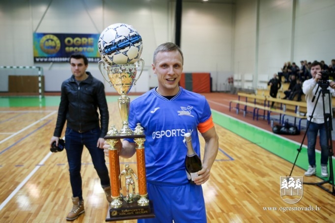 "Osports/ONSC" izcīna "Osports.lv" kausu telpu futbolā