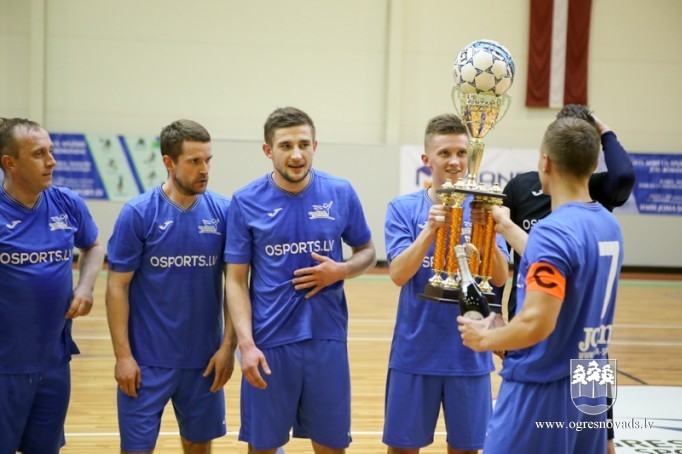 "Osports/ONSC" izcīna "Osports.lv" kausu telpu futbolā