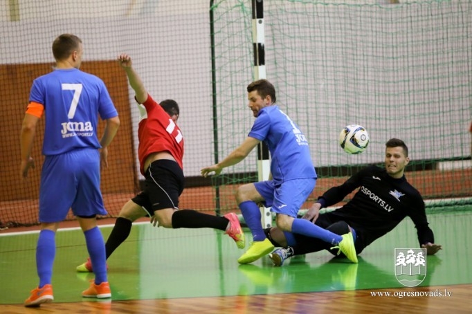 "Osports/ONSC" izcīna "Osports.lv" kausu telpu futbolā