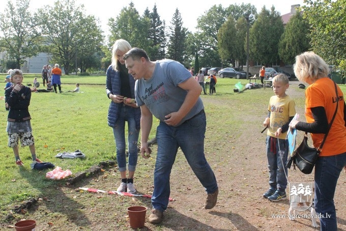 Lauberes skolā atzīmē Tēvu dienu