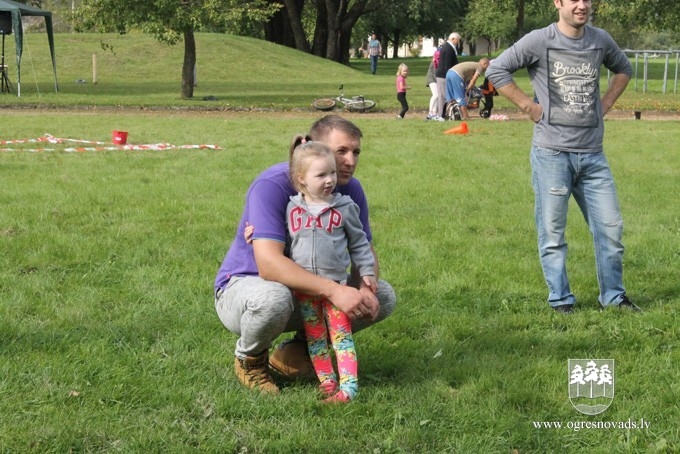 Lauberes skolā atzīmē Tēvu dienu
