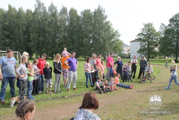 Lauberes skolā atzīmē Tēvu dienu