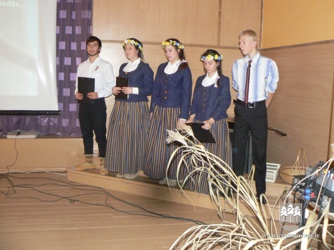 Tēvzemes nedēļa Taurupes pamatskolā